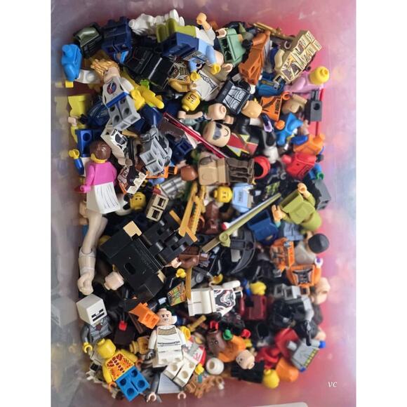 LEGO Minifigure Lot Parts Heads Legs Accessories Mixed Bulk Pieces - Picture 1 of 6